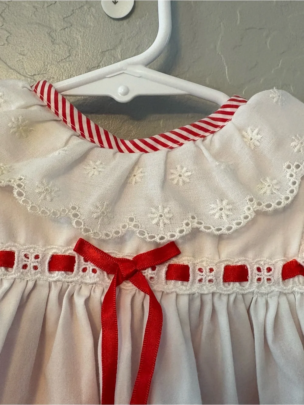 Baby togs Vintage baby girls red white Christmas embroider pinafore dress 3-6 mo